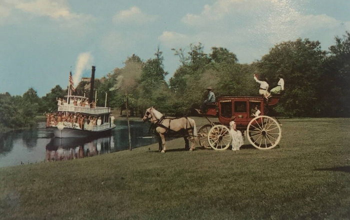 Suwanee Park and Steamboat - OLD POSTCARD